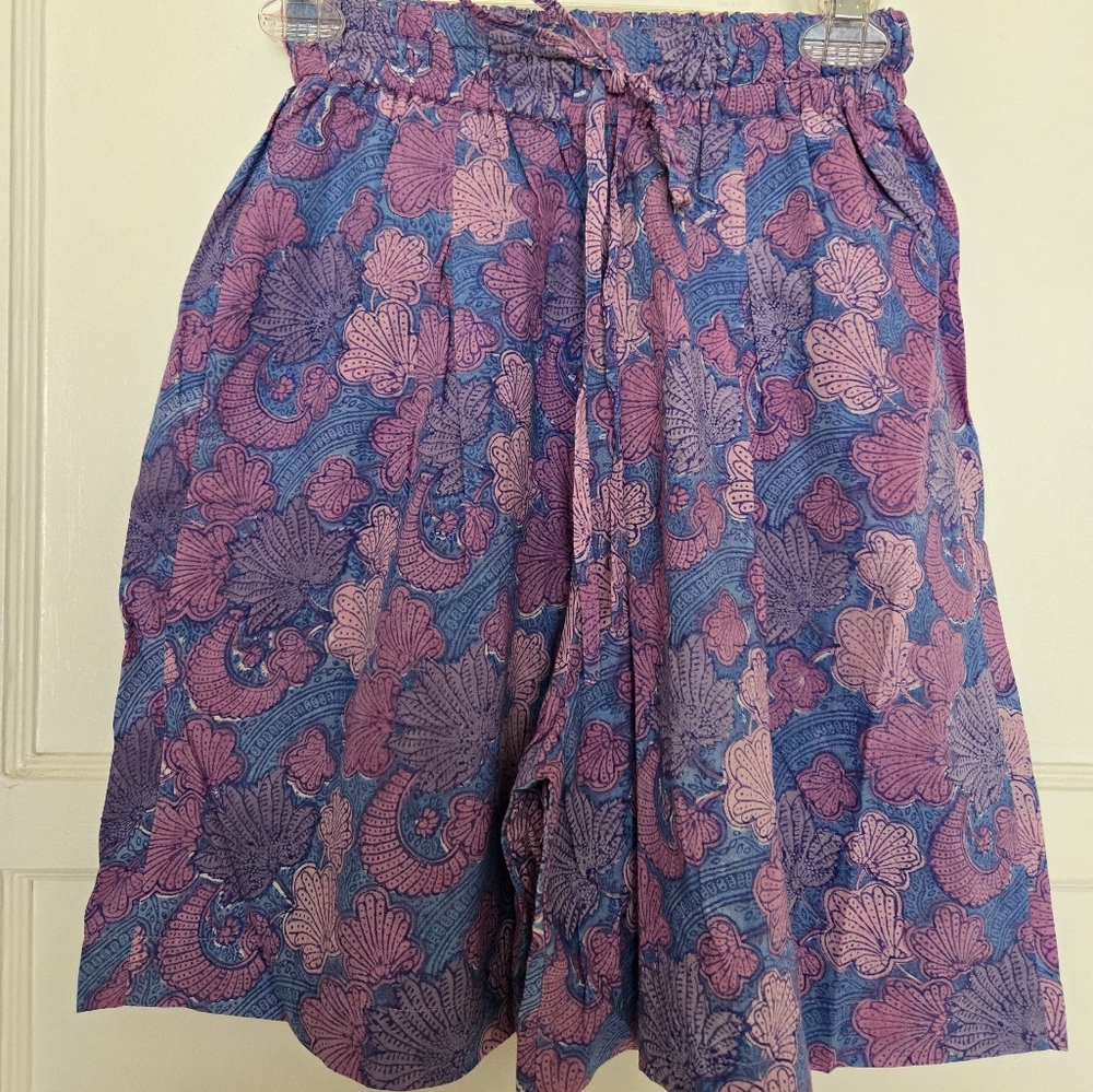Vintage Seventies Anoki Hand Batiked Foral Patterned Shorts in Blue,lavender XSM